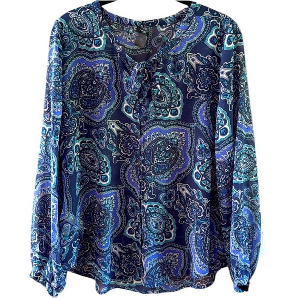 Ann Taylor Women’s Vneck Button Down Blouse size Medium